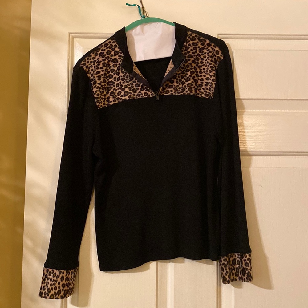 Silk leopard and black sweater L